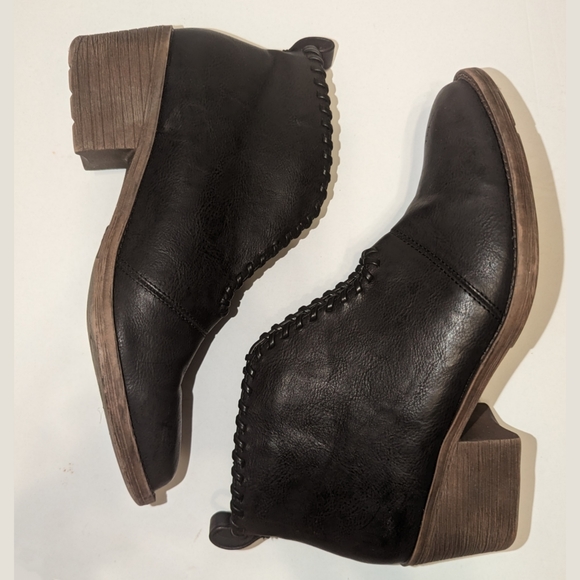 Volatile ankle boots - Picture 2 of 7